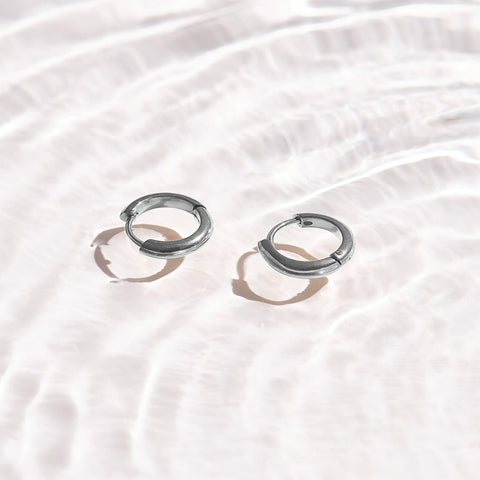 Smooth Curve Hoop Earrings