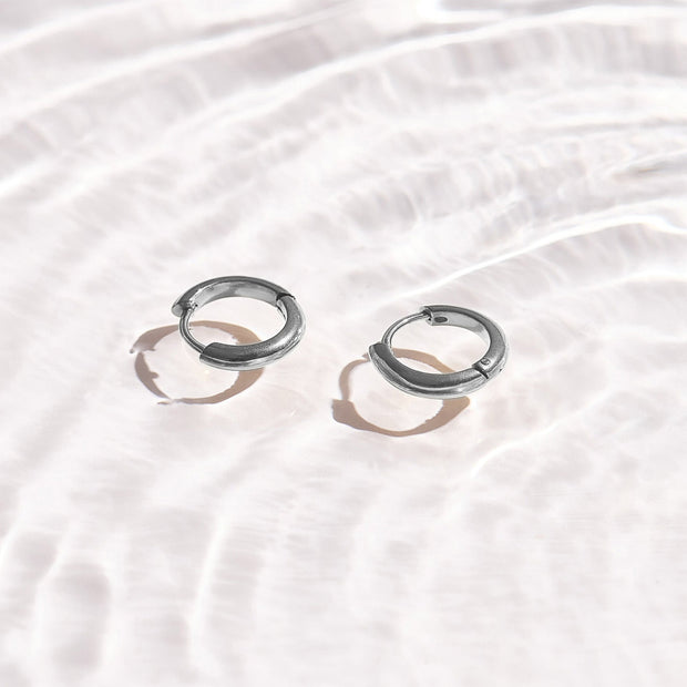 Smooth Curve Hoop Earrings