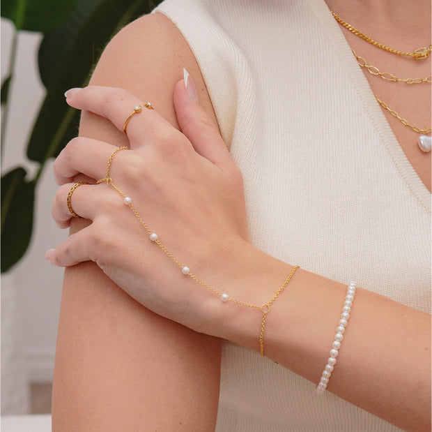 Girly Pearly Bracelet